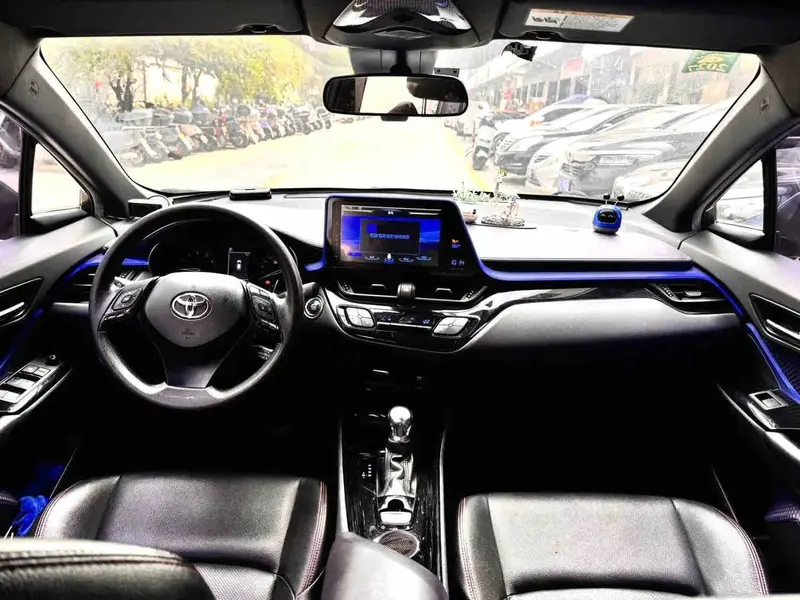 Vehicle photo 5