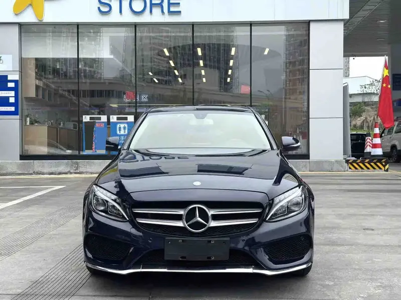 Vehicle photo 2