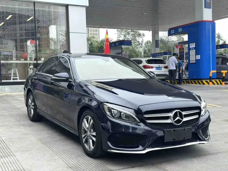 Vehicle photo 3