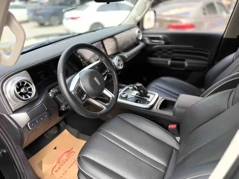 Vehicle photo 8
