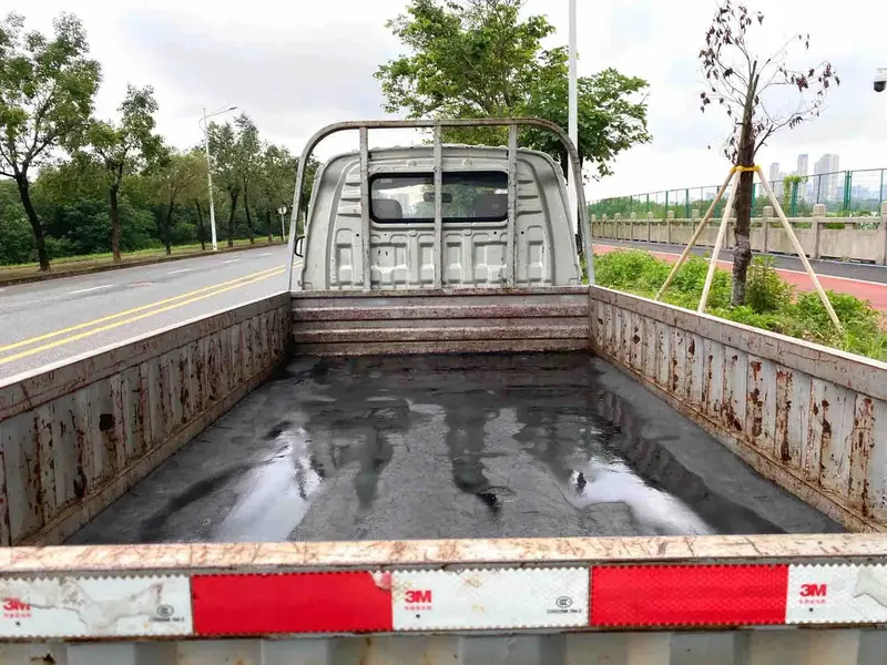 Vehicle photo 7