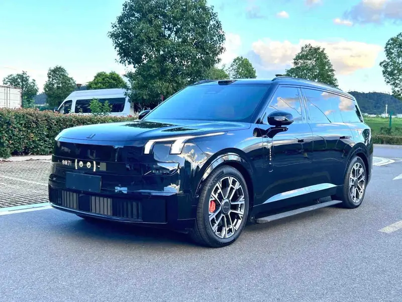 2025 Lynk & Co 900 1.5T PHEV AWD Ultra
