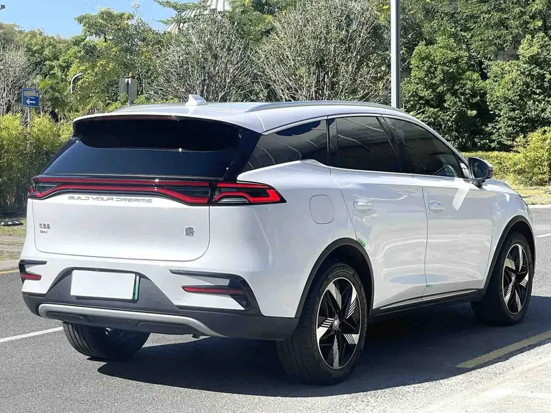 Vehicle photo 3