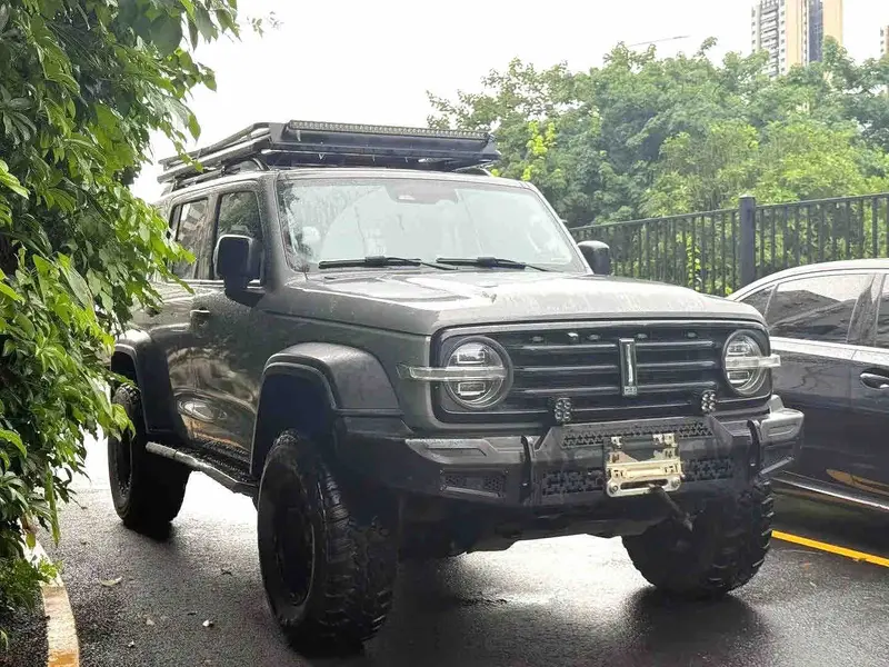 Vehicle photo 3