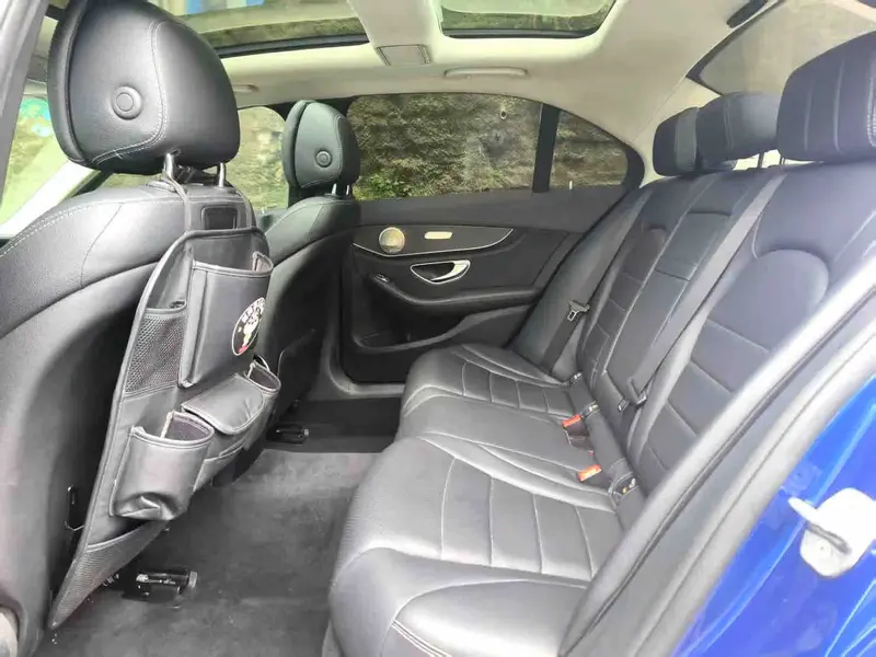 Vehicle photo 9