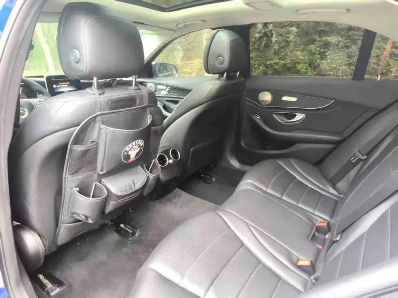 Vehicle photo 10
