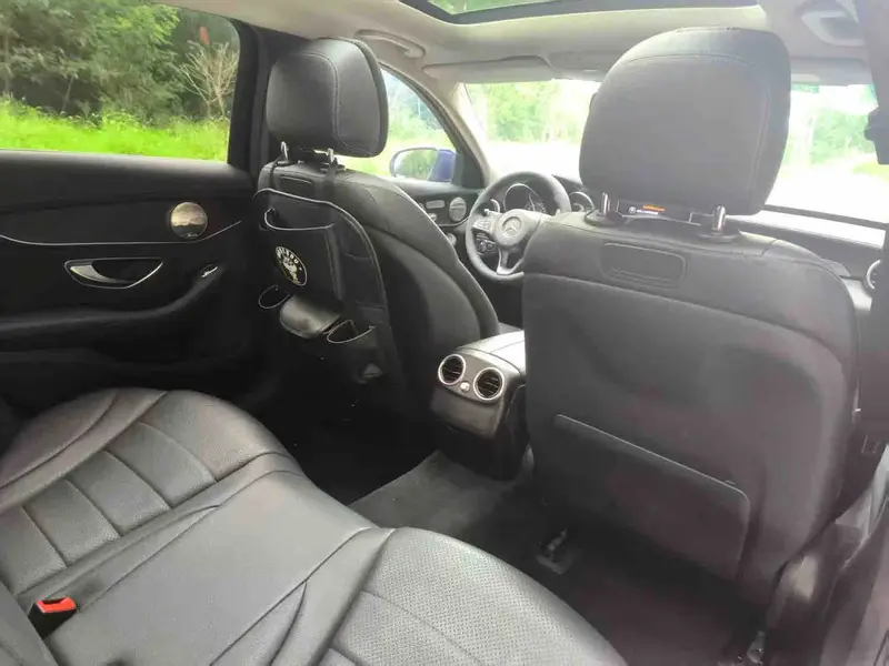 Vehicle photo 12