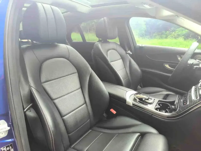 Vehicle photo 13