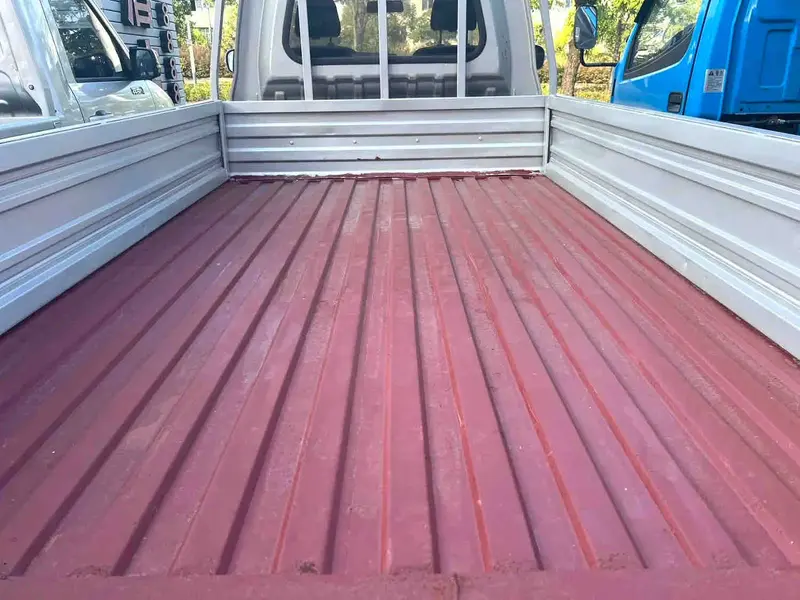 Vehicle photo 6