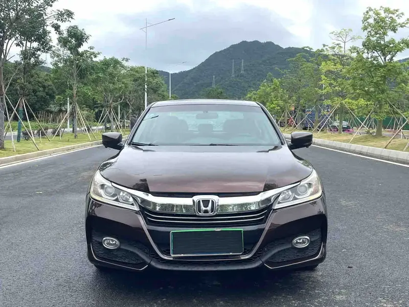 Vehicle photo 2