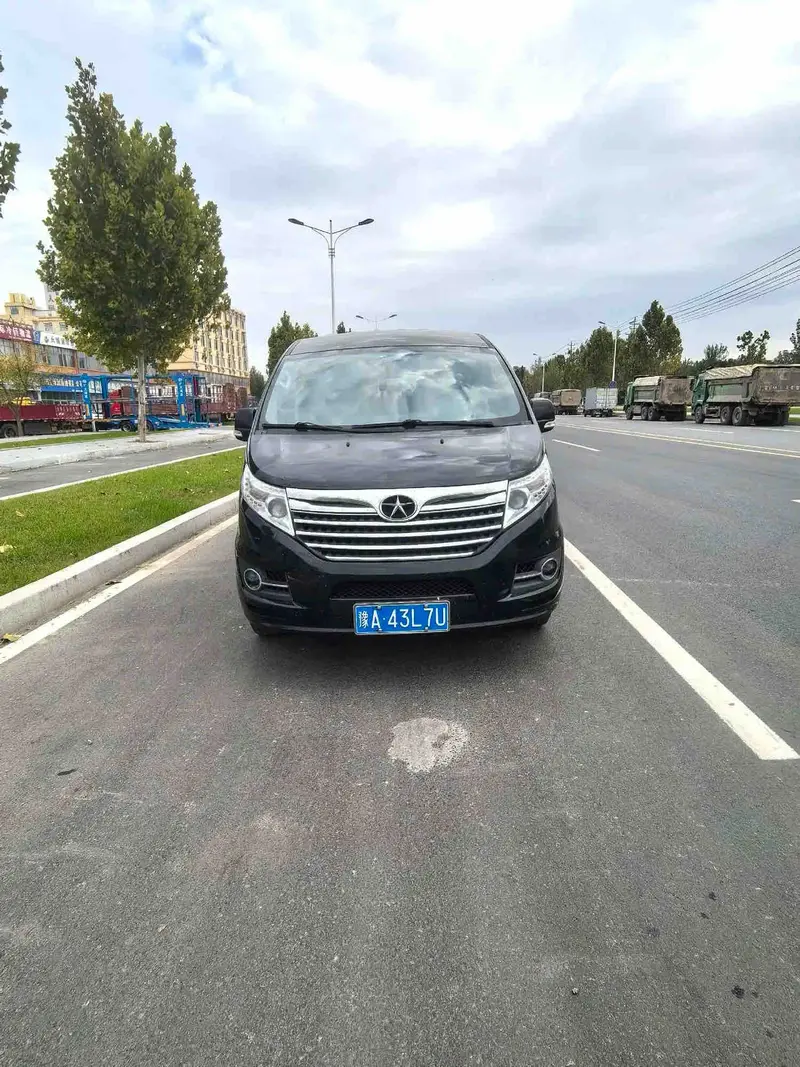 Vehicle photo 2