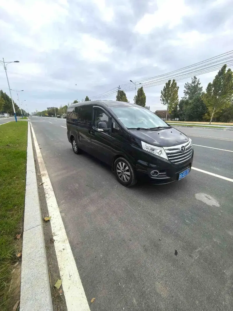 Vehicle photo 3
