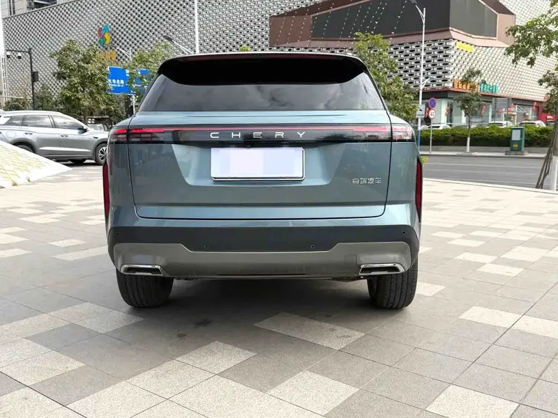 Vehicle photo 6