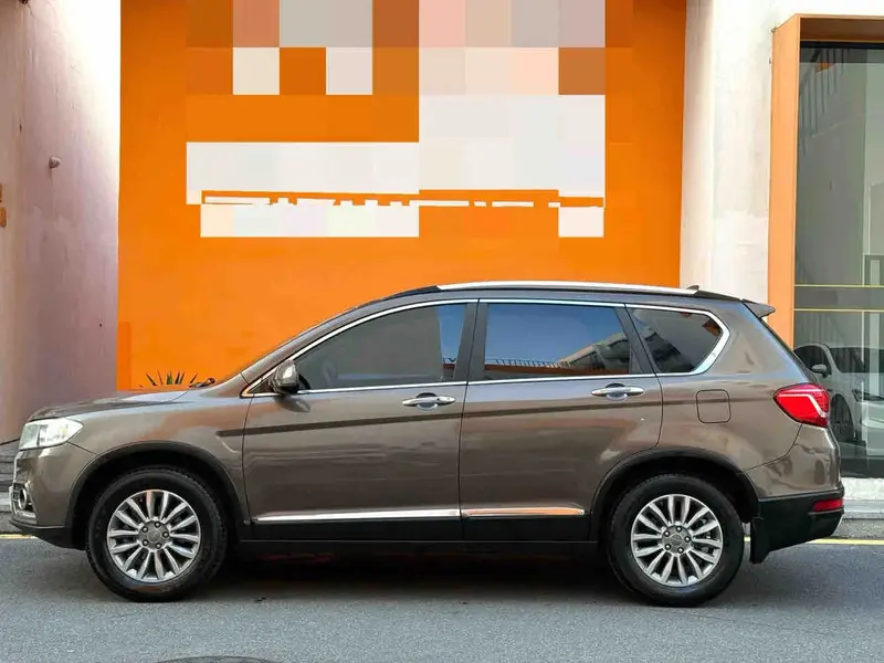 Vehicle photo 3