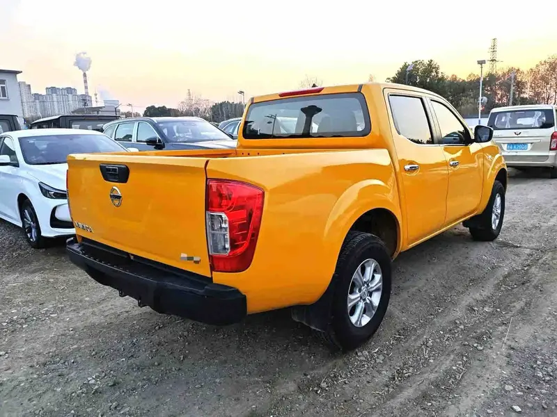 Vehicle photo 3