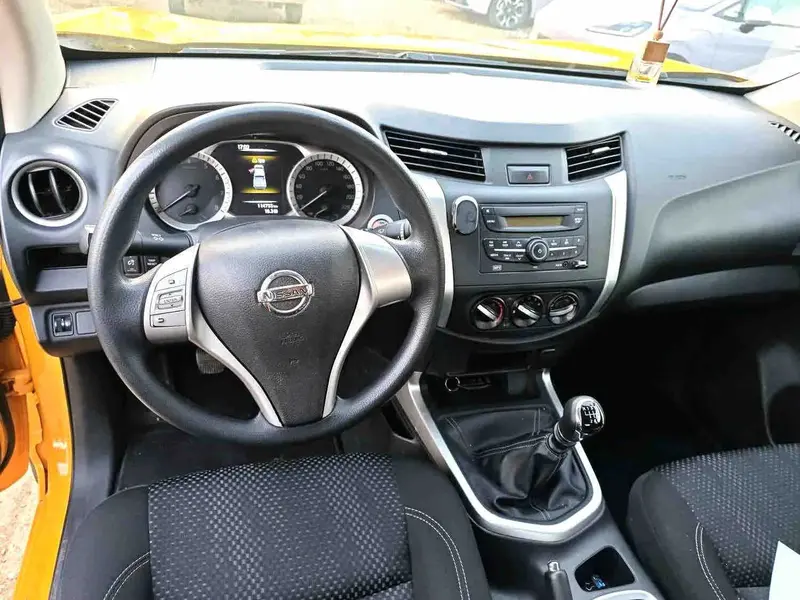 Vehicle photo 7