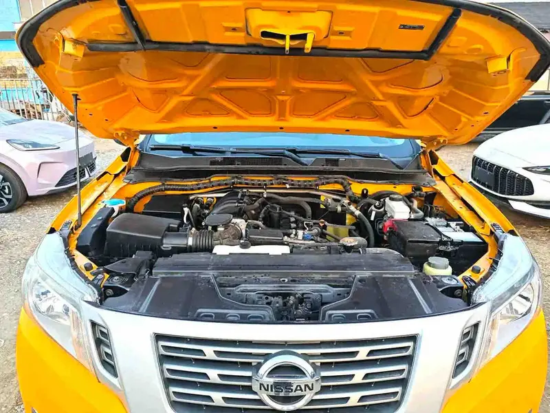 Vehicle photo 8