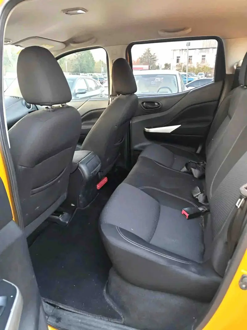 Vehicle photo 10
