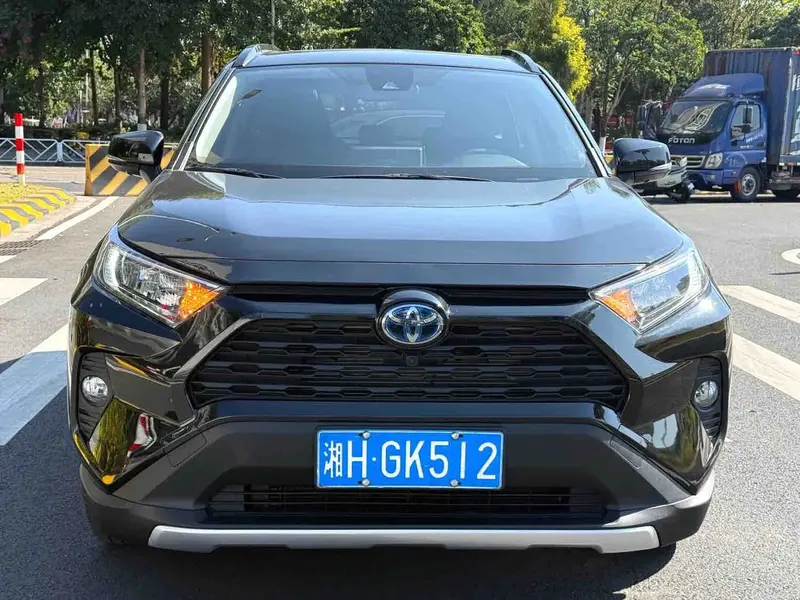 Vehicle photo 3