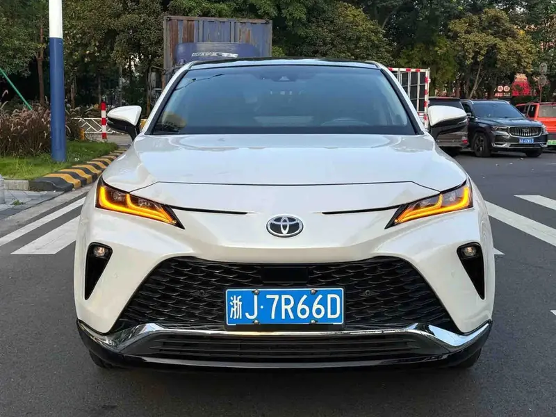Vehicle photo 3