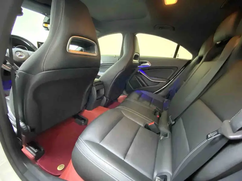 Vehicle photo 5