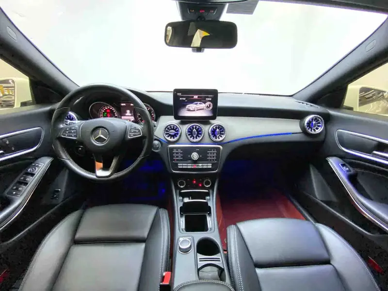 Vehicle photo 6