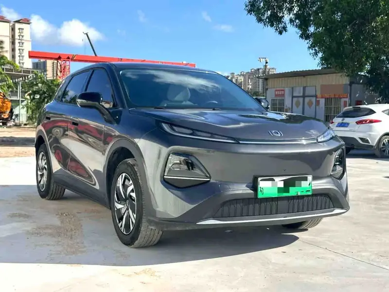 Vehicle photo 2