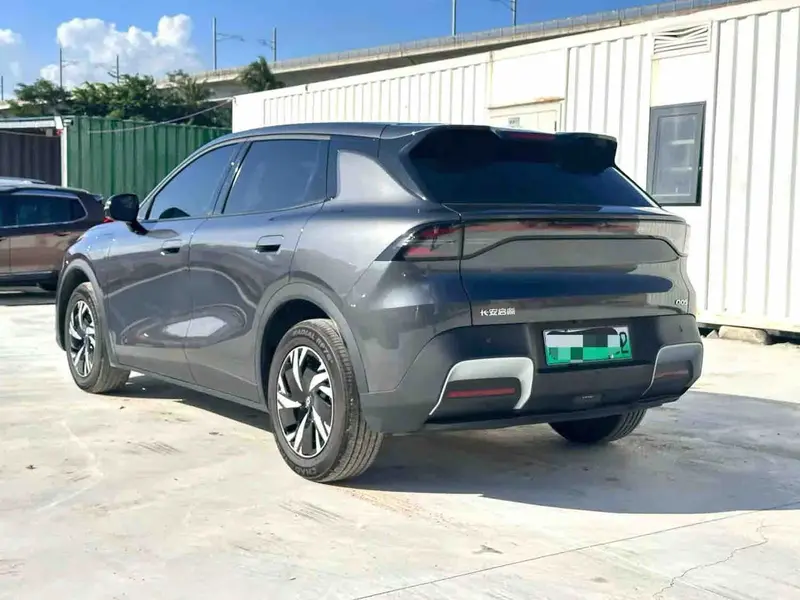 Vehicle photo 4