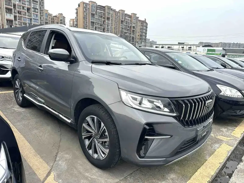 Vehicle photo 2