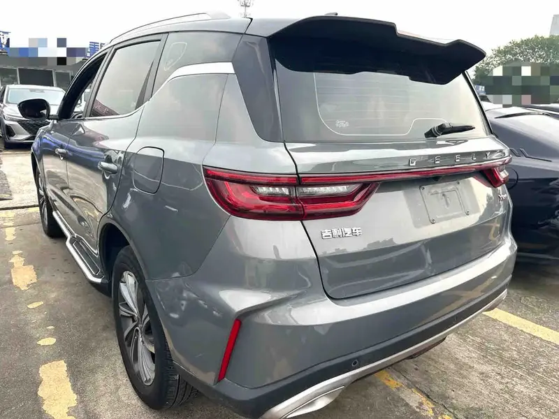 Vehicle photo 4