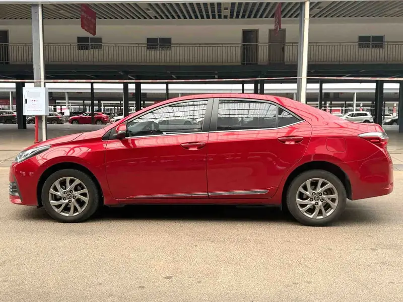 Vehicle photo 4