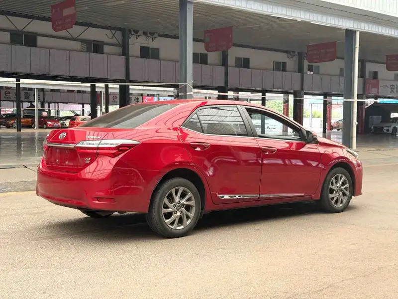 Vehicle photo 5