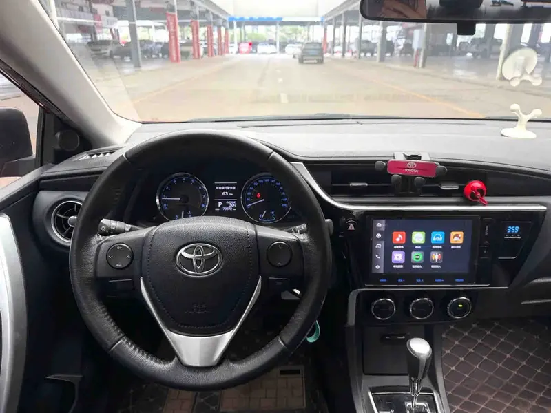 Vehicle photo 8