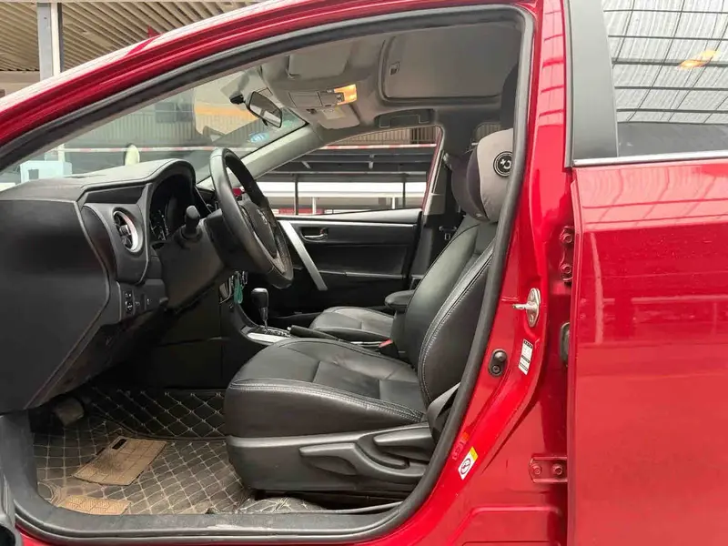 Vehicle photo 9