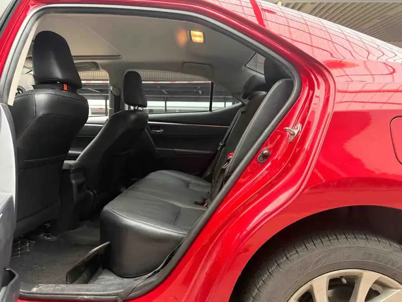 Vehicle photo 10