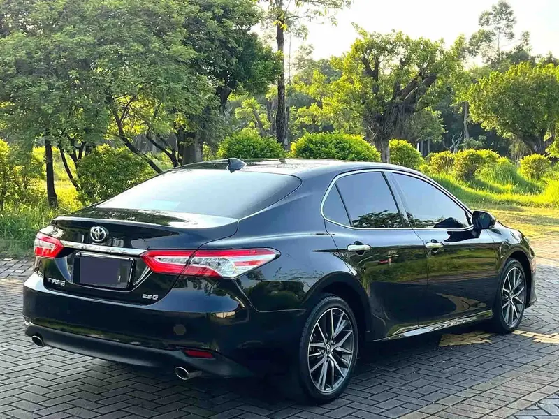 Vehicle photo 4