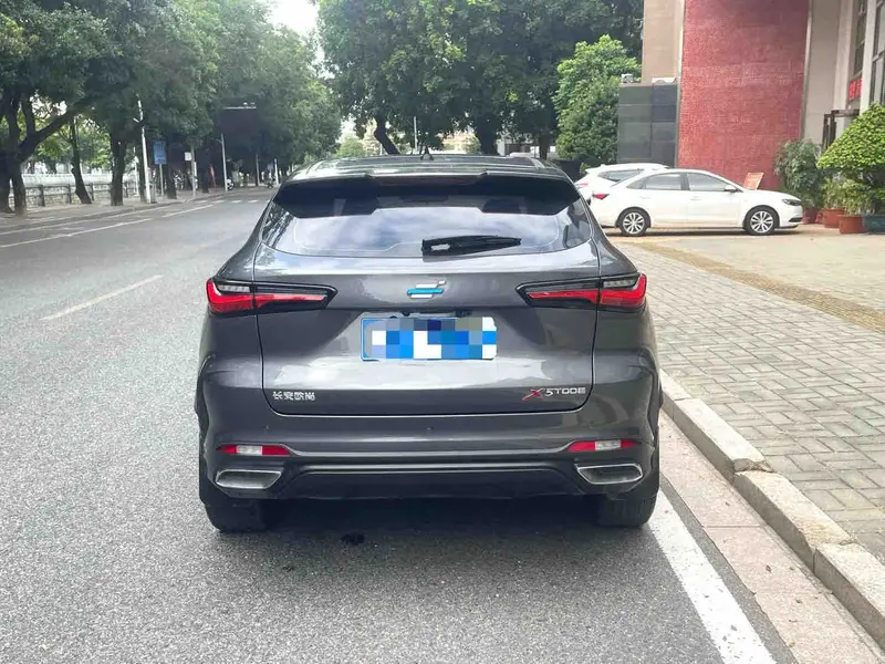 Vehicle photo 4