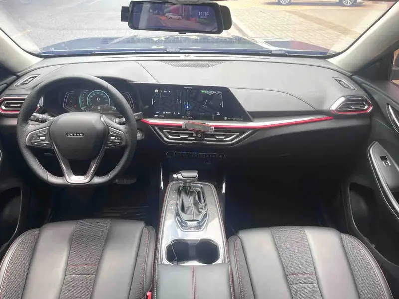 Vehicle photo 5