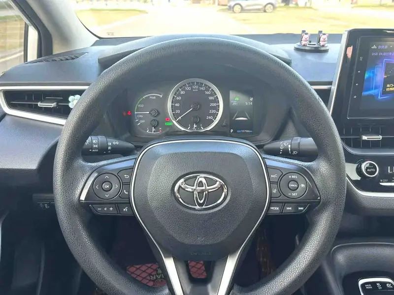 Vehicle photo 7