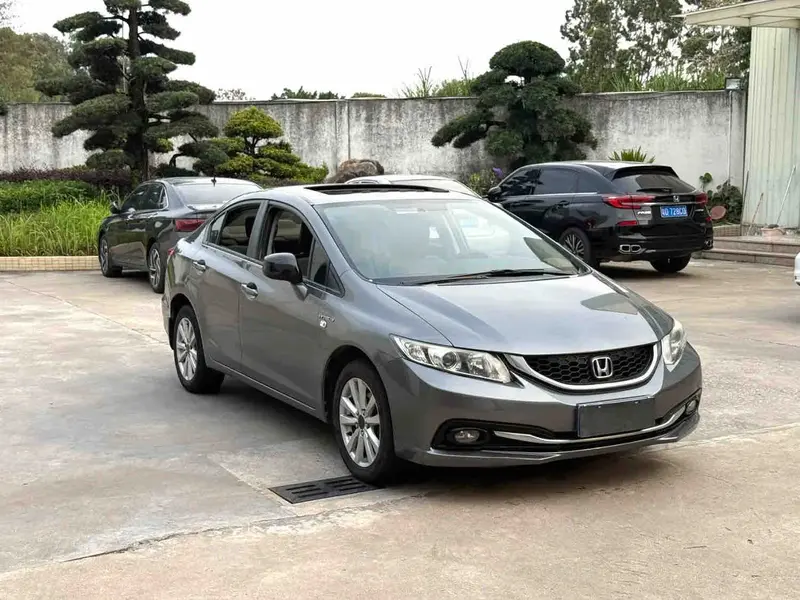 Vehicle photo 2