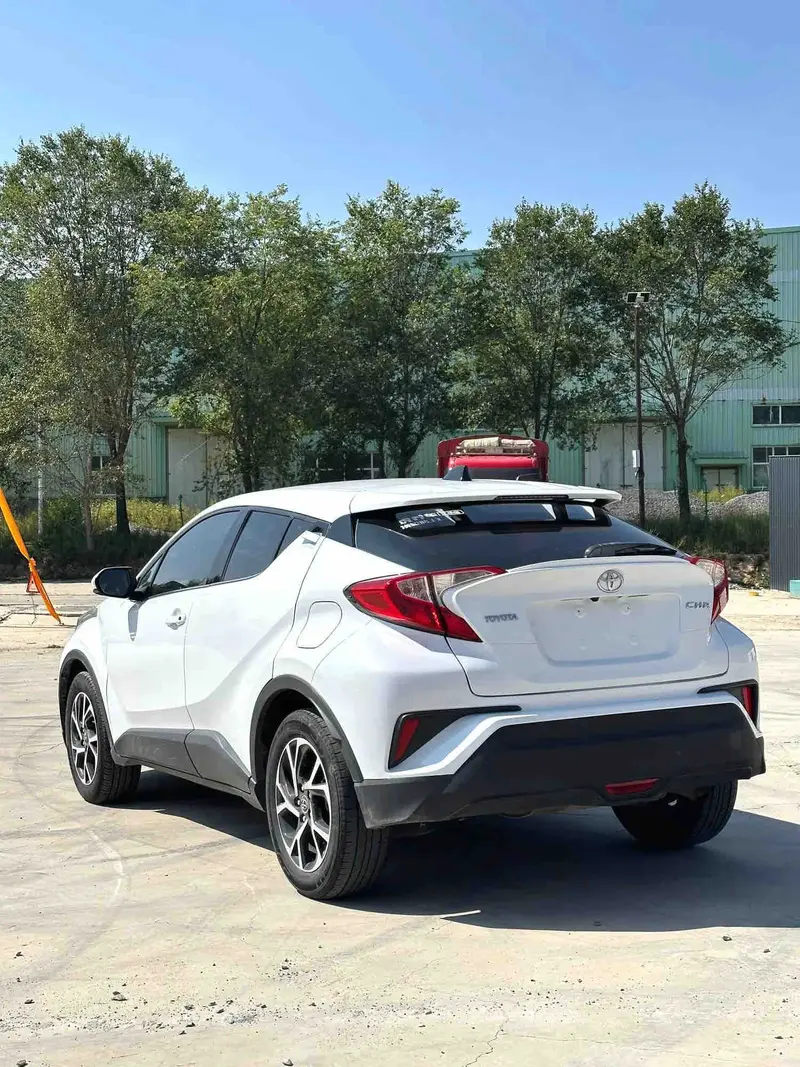 Vehicle photo 3