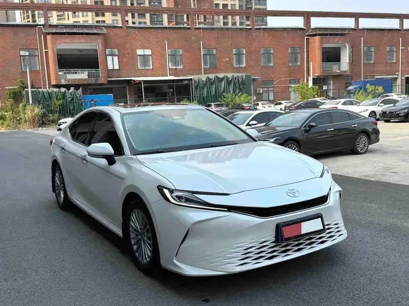 Vehicle photo 3