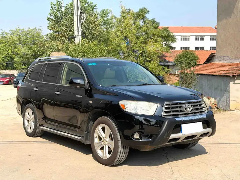 Vehicle photo 3