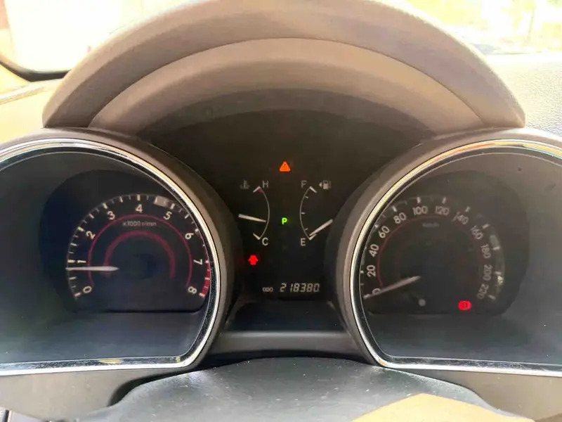 Vehicle photo 12