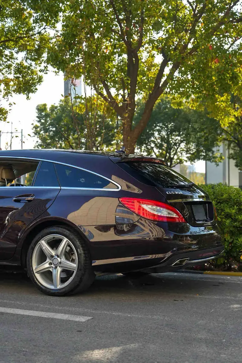 Vehicle photo 6