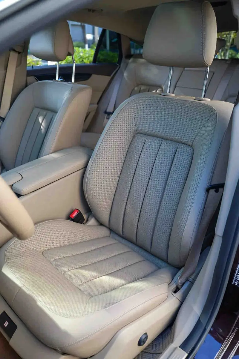 Vehicle photo 15