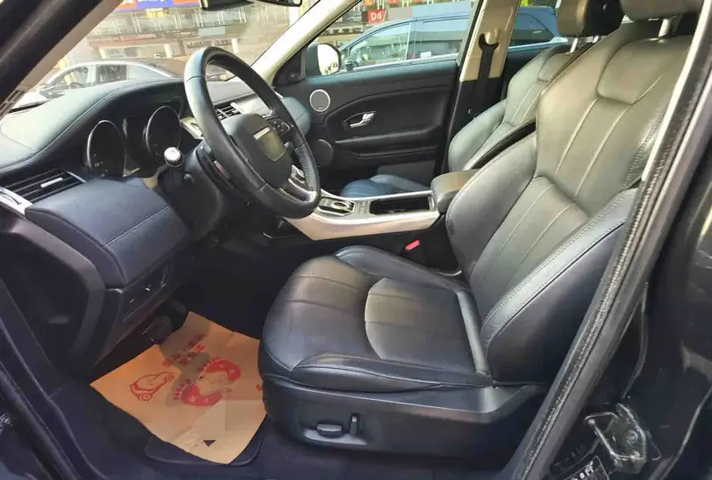 Vehicle photo 5