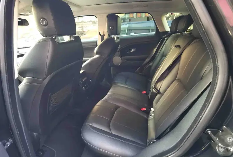 Vehicle photo 6