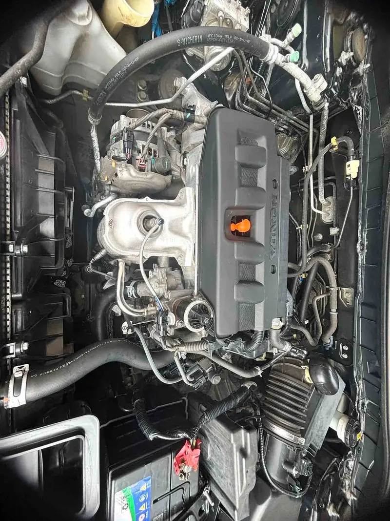 Vehicle photo 8