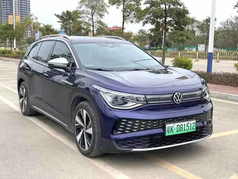 Vehicle photo 2